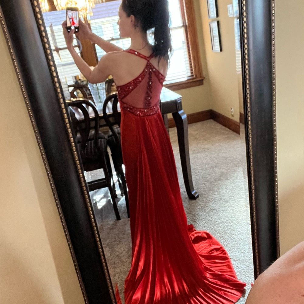 Elegant Red Prom Dress with Beaded Detail